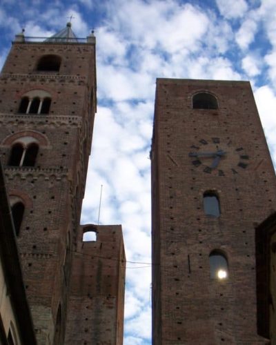 Albenga-cielo-torri-di-Liguria-effe-696x696